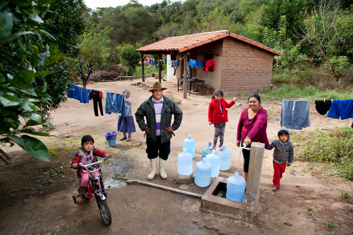 Fra Miro Babić borba za vodu u misiji u Africi i projekt koji je snimio fotograf Ashley Glibertson u suradnji s UNICEF-om